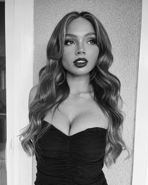 Natalie Alyn Lind / NatalieAlynLind / natalynlind nude photo #0274