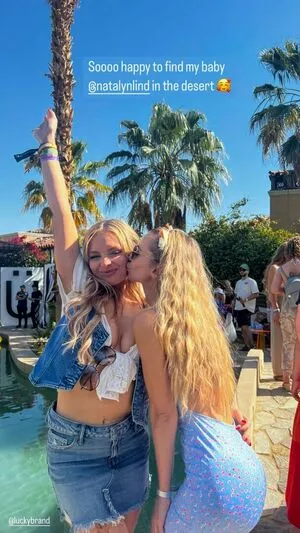 Natalie Alyn Lind / NatalieAlynLind / natalynlind nude photo #0294