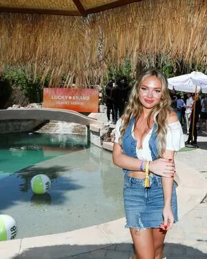 Natalie Alyn Lind / NatalieAlynLind / natalynlind nude photo #0299