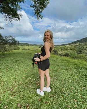 Natalie Alyn Lind / NatalieAlynLind / natalynlind nude photo #0319