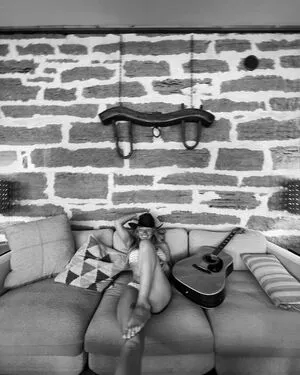 Natalie Alyn Lind / NatalieAlynLind / natalynlind nude photo #0354