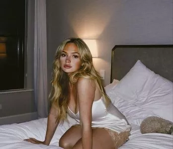 Natalie Alyn Lind / NatalieAlynLind / natalynlind nude photo #0367