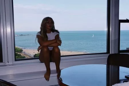 Natalie Alyn Lind / NatalieAlynLind / natalynlind nude photo #0384