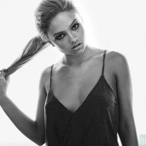 Natalie Alyn Lind / NatalieAlynLind / natalynlind nude photo #0397