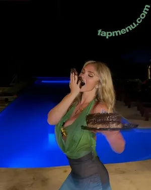 Natalie Alyn Lind / NatalieAlynLind / natalynlind nude photo #0954