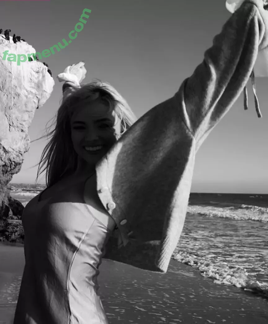 Natalie Alyn Lind nude photo #0255 (NatalieAlynLind / natalynlind)