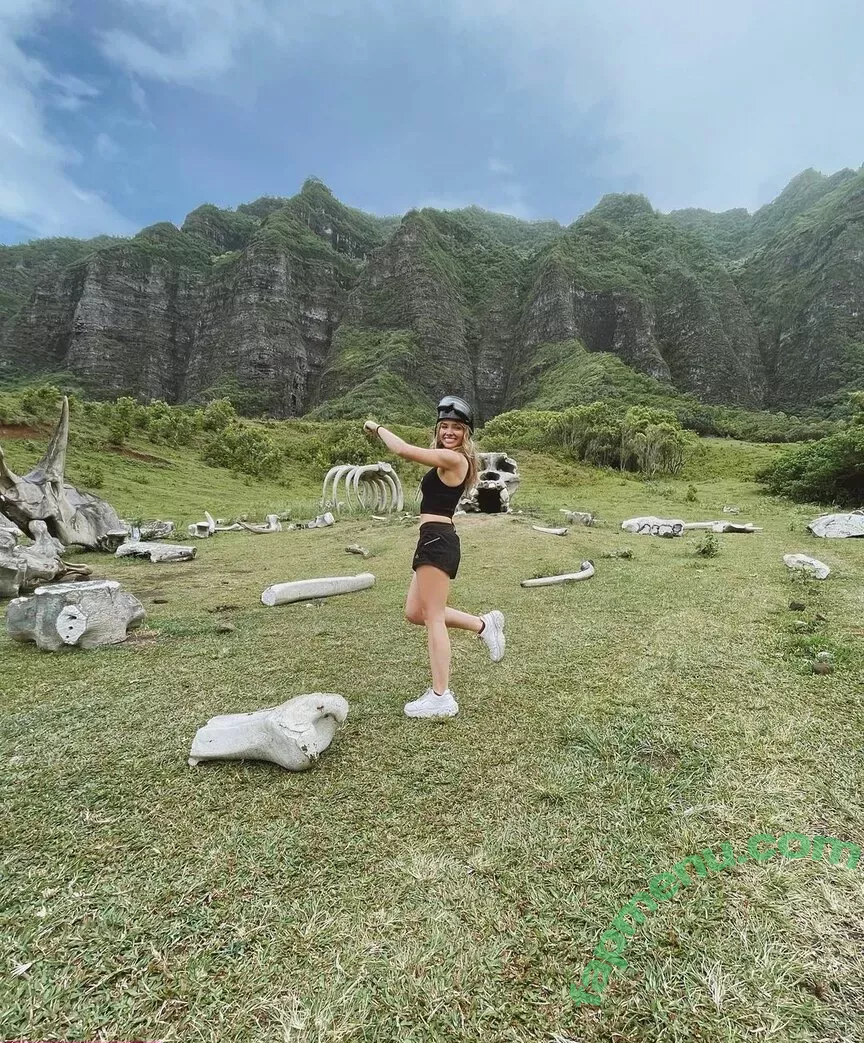 Natalie Alyn Lind nude photo #0317 (NatalieAlynLind / natalynlind)