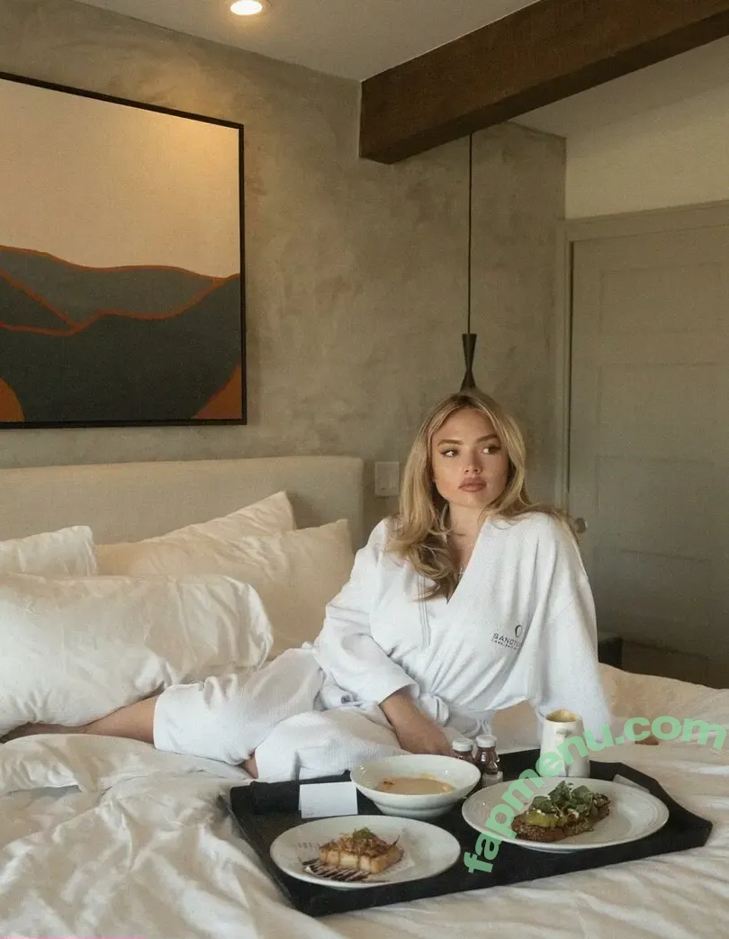 Natalie Alyn Lind nude photo #0900 (nataliealynlind / natalynlind)