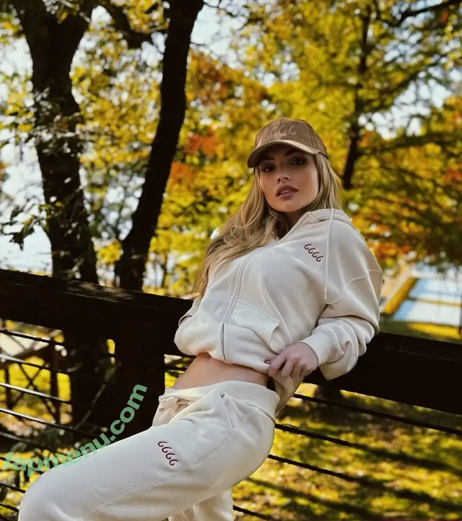 Natalie Alyn Lind nude photo #0920 (nataliealynlind / natalynlind)