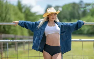 Natalie Decker / NatalieRacing / nataliedecker / user nude photo #0470