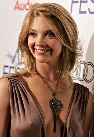 Natalie Dormer / nataliedormer nude photo #0005