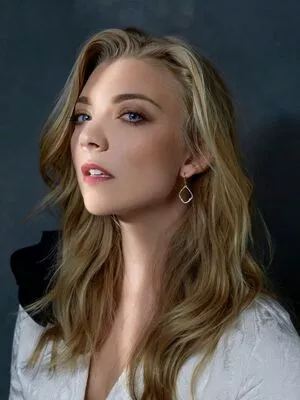 Natalie Dormer / nataliedormer nude photo #0016