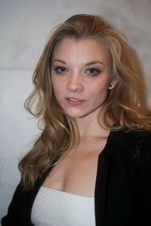 Natalie Dormer / nataliedormer nude photo #0057