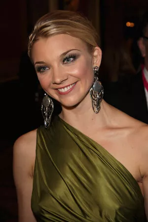 Natalie Dormer / nataliedormer nude photo #0133