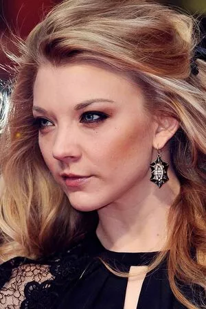 Natalie Dormer / nataliedormer nude photo #0135