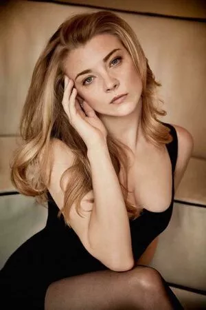 Natalie Dormer / nataliedormerig nude photo #0252