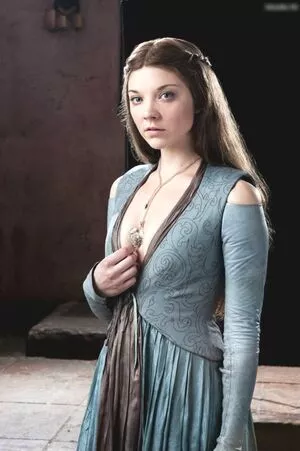 Natalie Dormer / nataliedormerig nude photo #0363