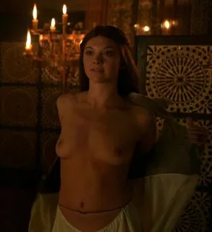 Natalie Dormer / nataliedormerig nude photo #0432