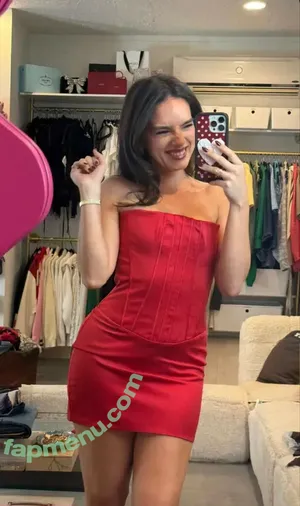 Natalie Mariduena / natalinanoel nude photo #0694