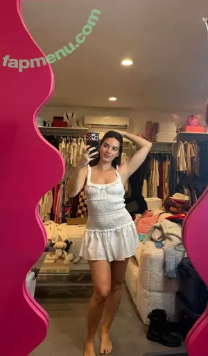 Natalie Mariduena / natalinanoel nude photo #0772