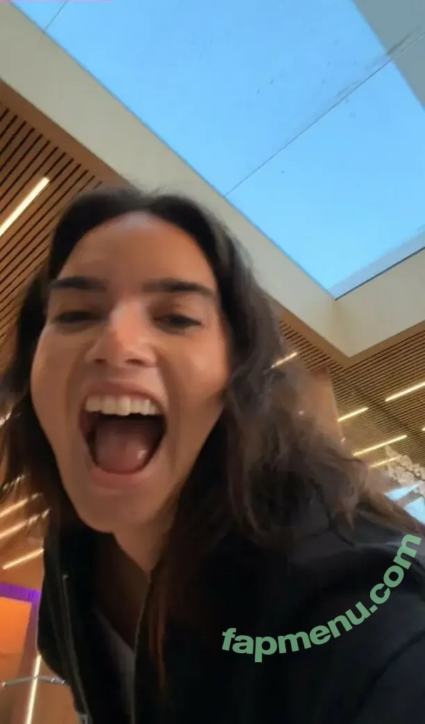 Natalie Mariduena nude photo #0385 (natalinanoel)