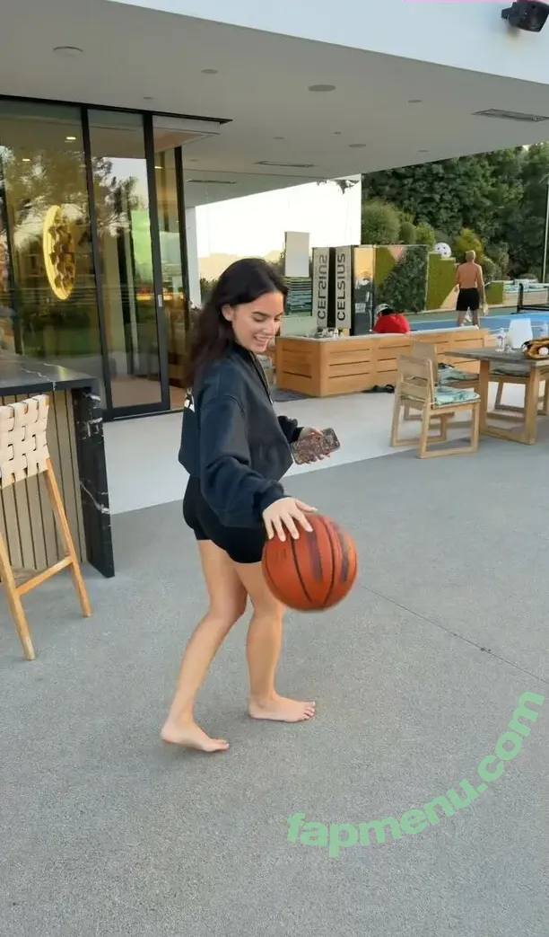 Natalie Mariduena nude photo #0398 (natalinanoel)