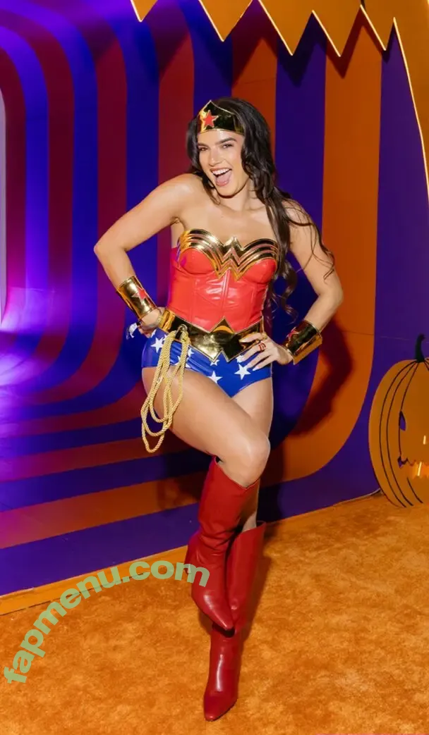 Natalie Mariduena nude photo #0609 (natalinanoel)