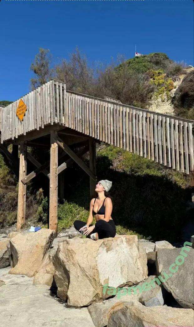 Natalie Mariduena nude photo #0681 (natalinanoel)