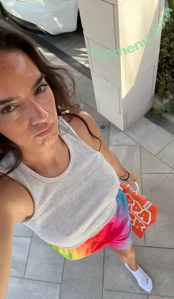 Natalie Mariduena nude photo #0870 (natalinanoel)