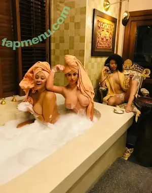  nude photo #0009