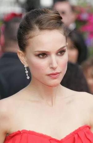 Natalie Portman / natalieportman nude photo #0157