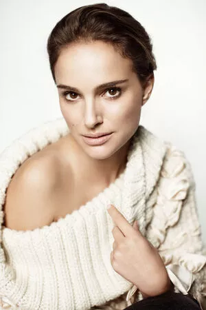 Natalie Portman / natalieportman nude photo #1011