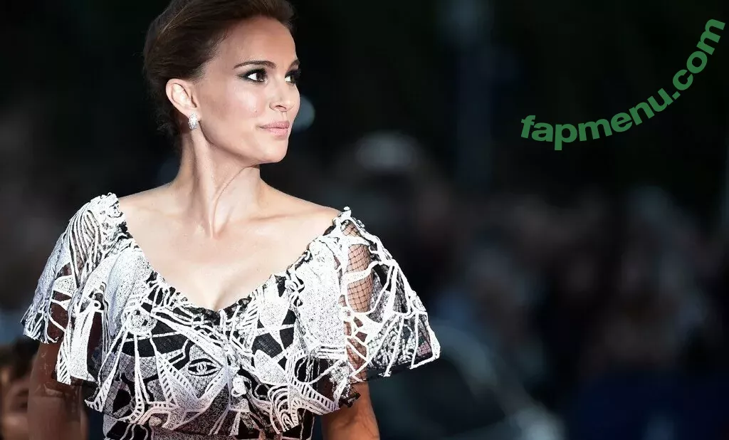 Natalie Portman nude photo #1678 (karoliina03 / natalieportman)
