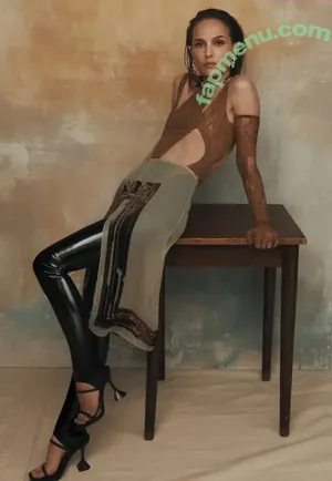 Natalie Portman / natalieportman nude photo #2184