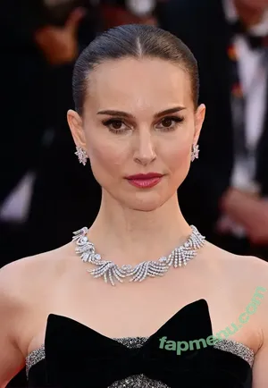 Natalie Portman / natalieportman nude photo #2224