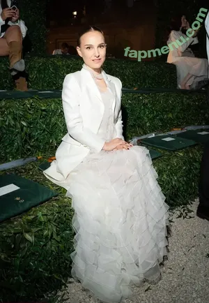 Natalie Portman / natalieportman nude photo #2347