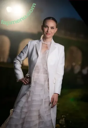 Natalie Portman / natalieportman nude photo #2354