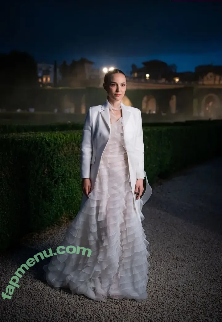 Natalie Portman nude photo #2353 (natalieportman)