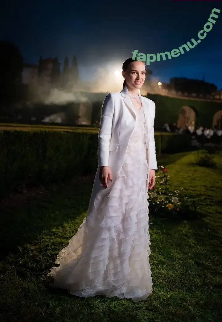 Natalie Portman nude photo #2356 (natalieportman)