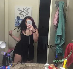 Natalie Renee Fitzgerald / gothiccmamii27 / gothiccmamii97 nude photo #0002