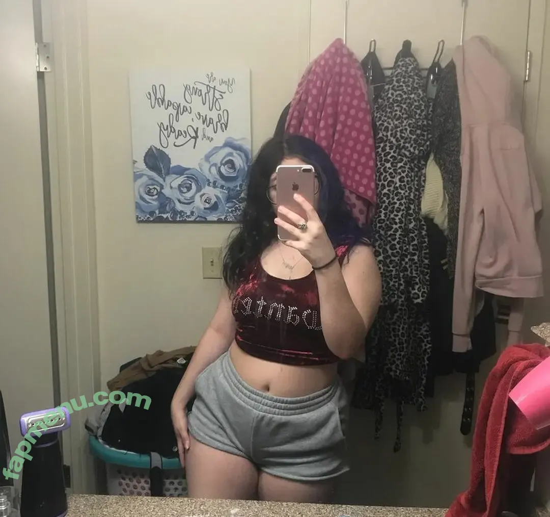 Natalie Renee Fitzgerald nude photo #0005 (gothiccmamii27 / gothiccmamii97)