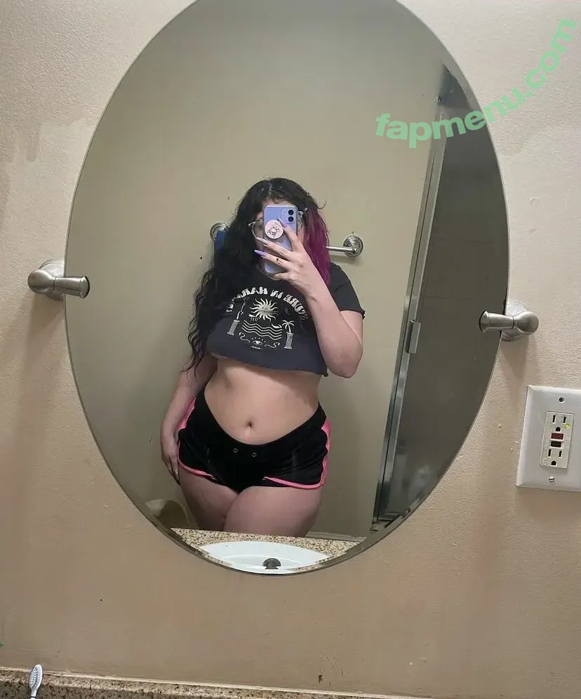 Natalie Renee Fitzgerald nude photo #0012 (gothiccmamii27 / gothiccmamii97)