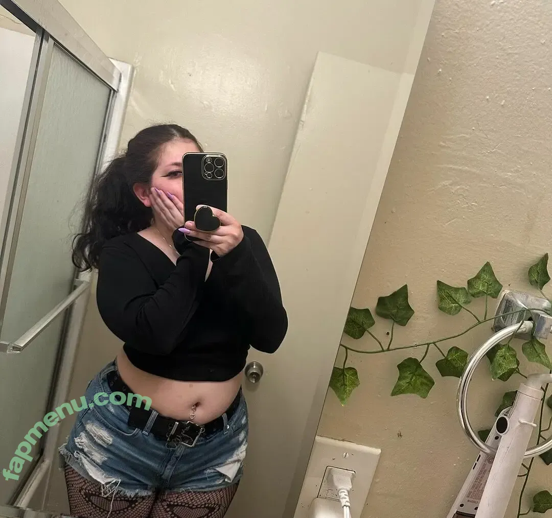 Natalie Renee Fitzgerald nude photo #0033 (gothiccmamii27 / gothiccmamii97)
