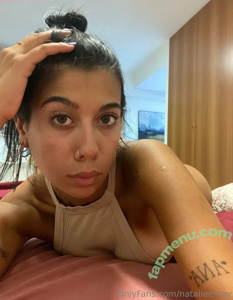 Natalieemay nude photo #0012 (neonataliemay)