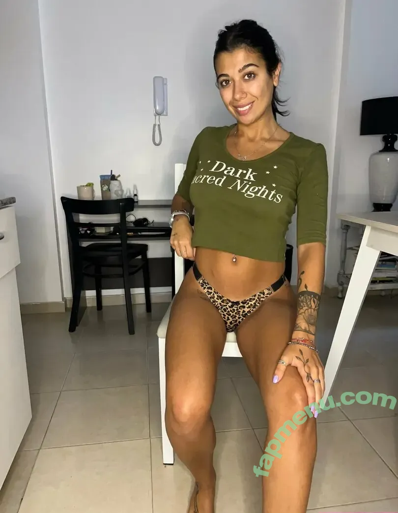 Natalieemay nude photo #0044 (neonataliemay)