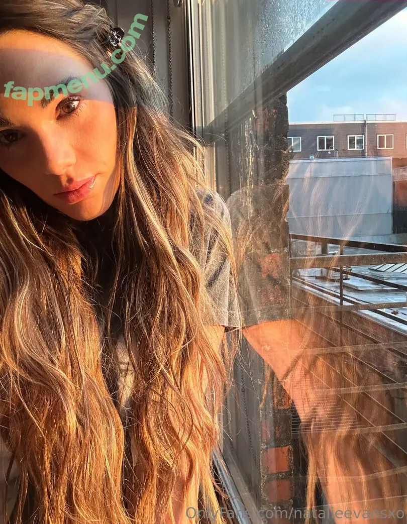 natalieevansxo nude photo #0014 (hi_its_natalie_e)