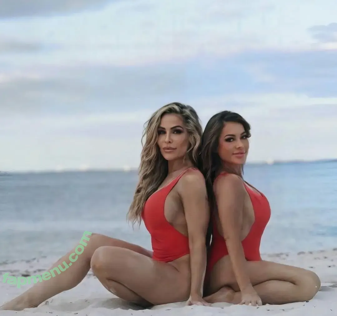 Natalya Neidhart nude photo #0098 (natalya_boat)