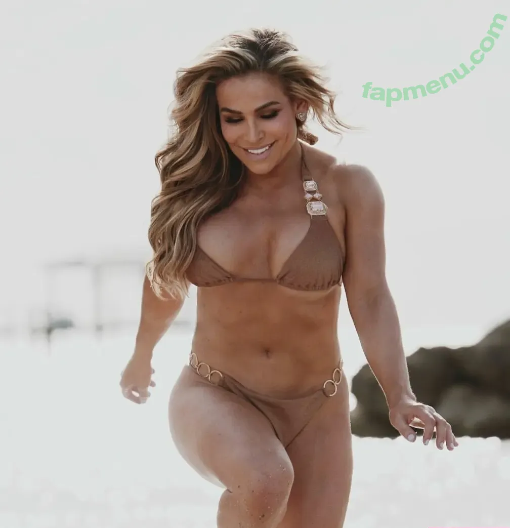 Natalya Neidhart nude photo #0108 (natalya_boat)