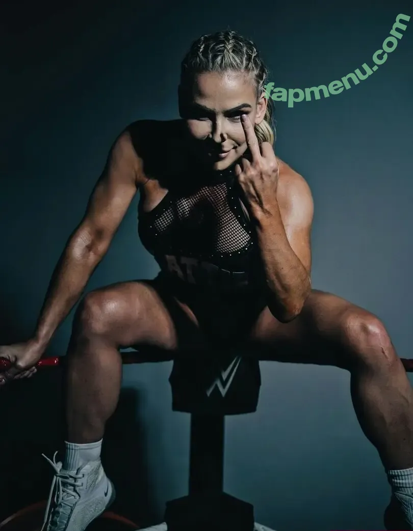 Natalya Neidhart nude photo #0205 (natalya_boat)