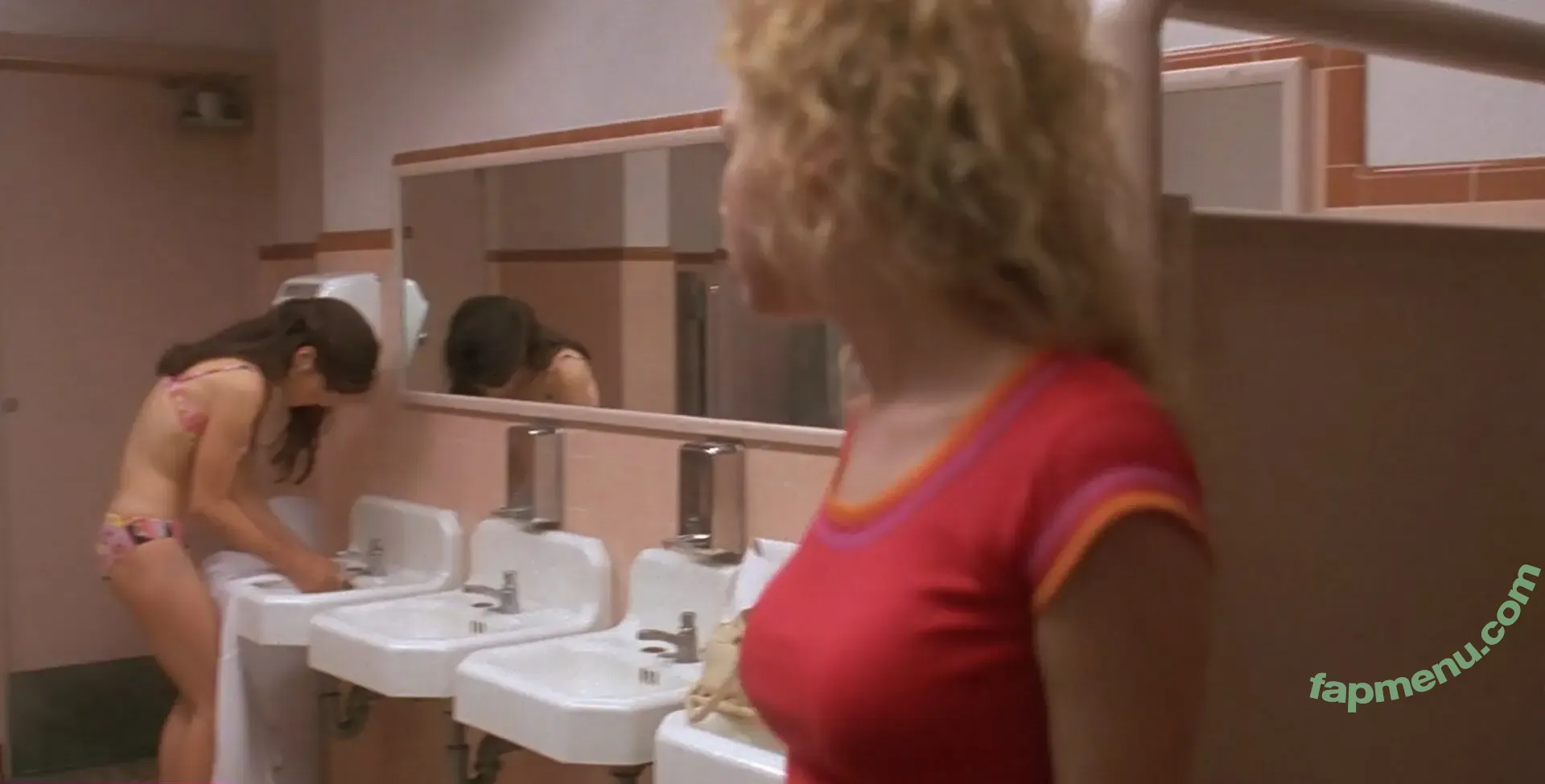 Natasha Lyonne nude photo #0130 (nlyonne)